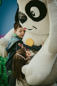 Personagem infantil Doki vai interagir com as pessoas neste fim de semana no Minas Shopping