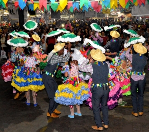 Olha o balancê! Feira de Artesanato do Mineirinho terá apresentação de quadrilha, forró e muito mais