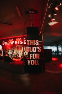 Com muita cerveja e música, Budweiser confirma nova edição do BUD BASEMENT em Belo Horizonte