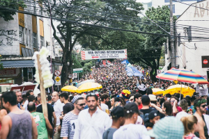 BLOCO GILBOÍSMO AGITA CARNAVAL NO CRUZEIRO