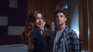 Luiza Dam e Lucas Burgatti regravam “Inesquecível”, de Giulia Be e Luan Santana