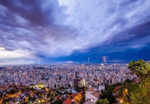 Período chuvoso permanece em várias regiões da capital mineira