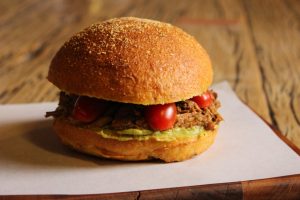 Cozinha Santo Antônio + Casa Bonomi lançam novo sanduíche