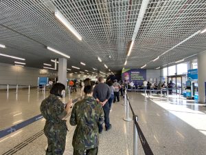 Aeroporto Internacional de BH vacina trabalhadores do setor aéreo com a segunda dose de Astrazeneca