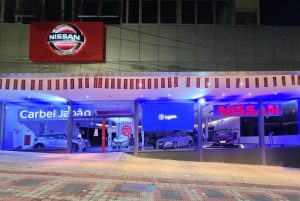 Azul dá o tom para o alerta da saúde masculina nas concessionárias Nissan Carbel Japão e Carbel Volkswagen