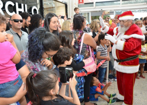 Partage Shopping Betim oferece café da manhã com Papai Noel e decoração temática “Vila Nevada”