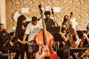 Orquestra Ouro Preto apresenta grandes clássicos para alunos de escolas públicas