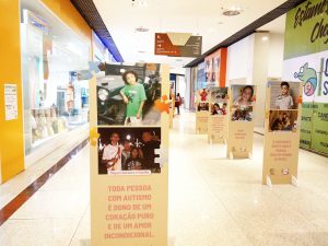 Exposição no Minas Shopping retrata universo das pessoas autistas